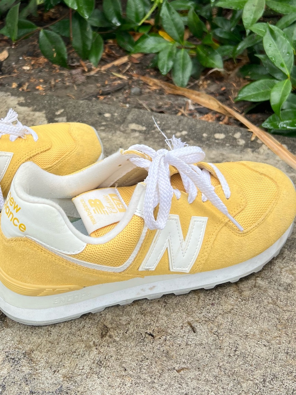 New Balance 574 Women’s Yellow and White Low-Top Sneaker